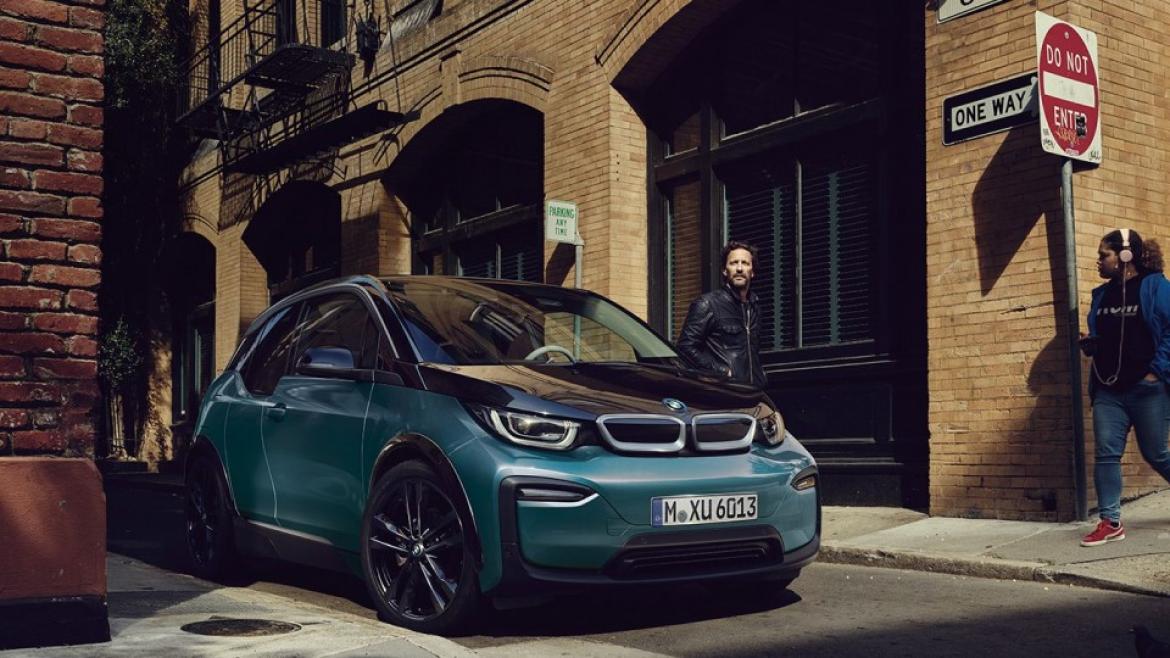 Un seul regard à la BMW i3 suffit pour s’en convaincre : voilà une citadine largement en avance sur son temps. Et l’avenir sembl